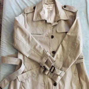 Beautiful Banana Republic Trench